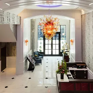 Broadway Plaza Hotell